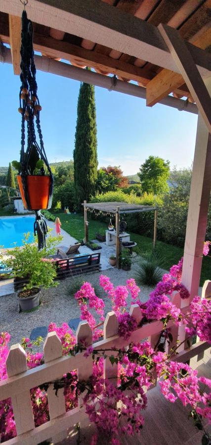 ラ・コル・シュル・ルー Laura & Paul Bed & Breakfast エクステリア 写真